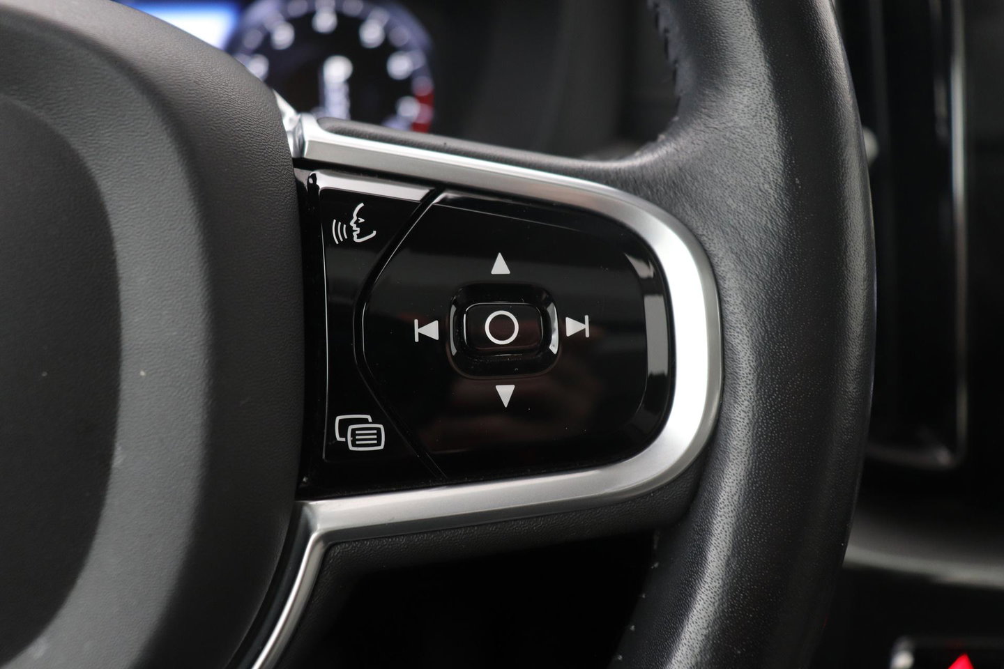 Volvo XC60 T4 Inscription | Panoramadak | Head-Up | Camera | Stoelverwarming | Leder | Trekhaak