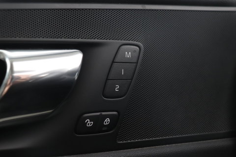Volvo XC60 T4 Inscription | Panoramadak | Head-Up | Camera | Stoelverwarming | Leder | Trekhaak