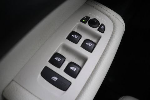 Volvo XC60 T4 Inscription | Panoramadak | Head-Up | Camera | Stoelverwarming | Leder | Trekhaak