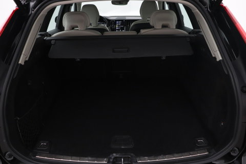 Volvo XC60 T4 Inscription | Panoramadak | Head-Up | Camera | Stoelverwarming | Leder | Trekhaak