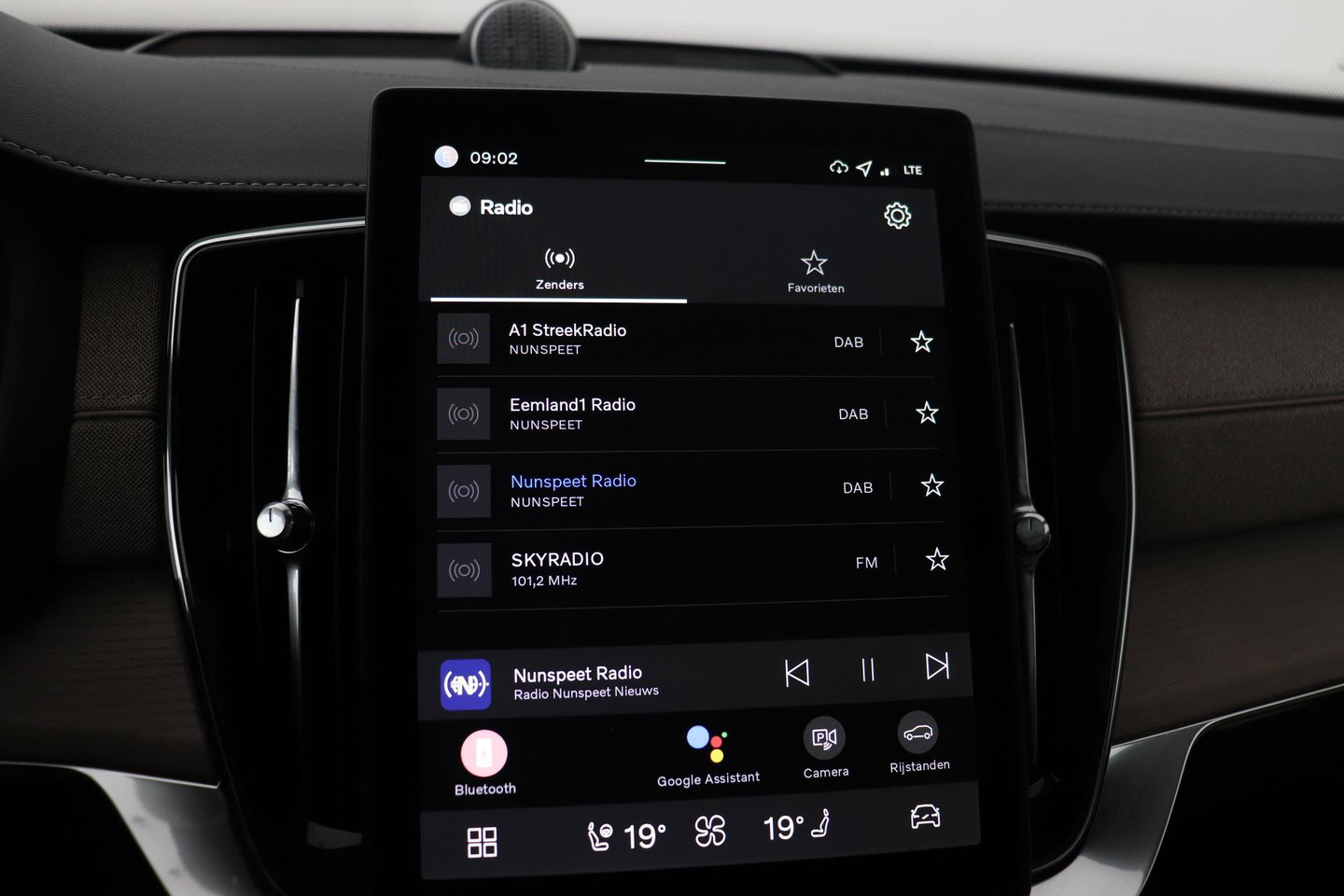 Volvo XC90 T8 Plug-in hybrid Ultra Bright | Luchtvering | Bowers&Wilkins | Trekhaak | Massage+Ventilatie | Head-Up