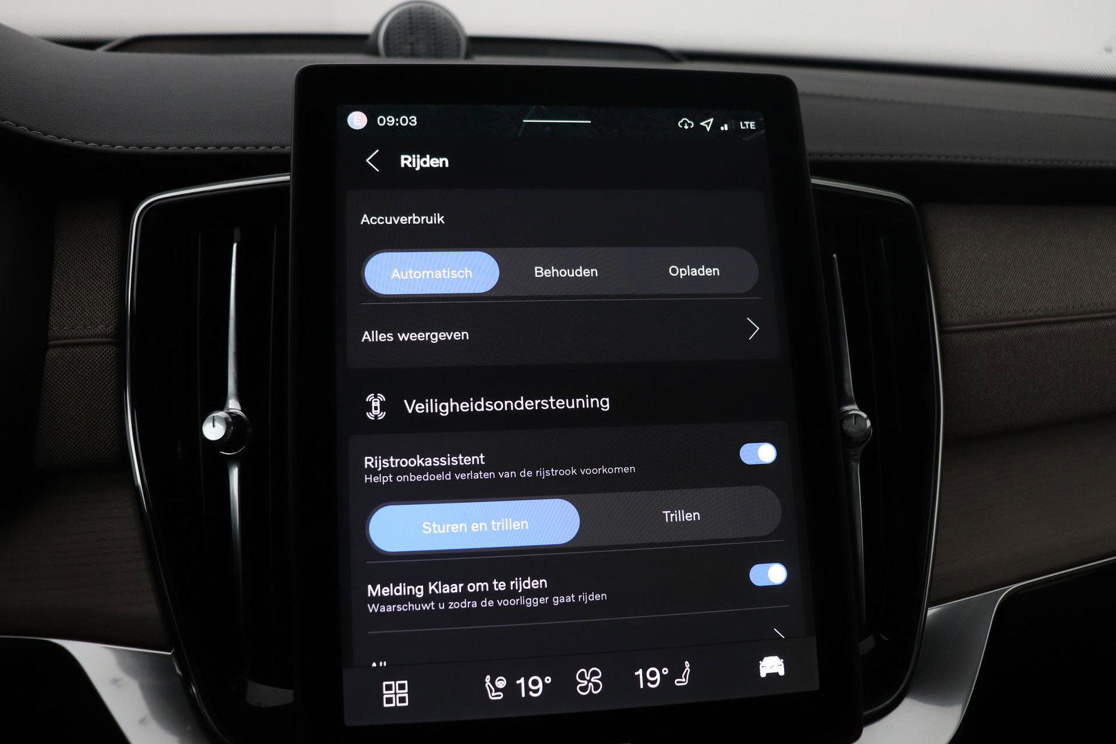 Volvo XC90 T8 Plug-in hybrid Ultra Bright | Luchtvering | Bowers&Wilkins | Trekhaak | Massage+Ventilatie | Head-Up