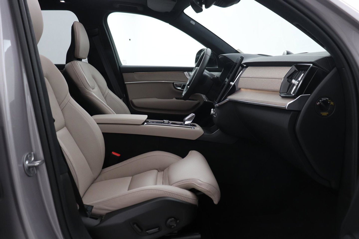 Volvo XC90 T8 Plug-in hybrid Ultra Bright | Luchtvering | Bowers&Wilkins | Trekhaak | Massage+Ventilatie | Head-Up