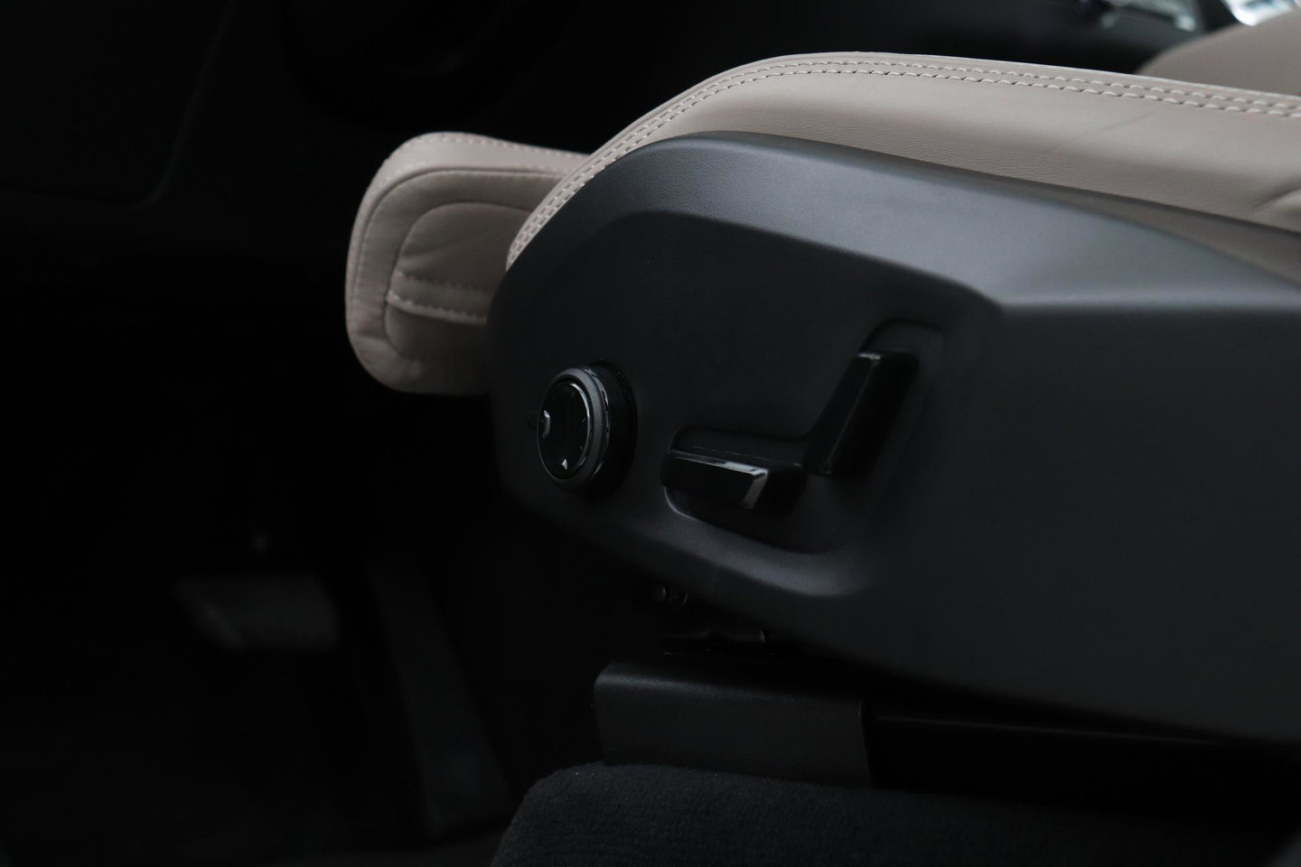 Volvo XC90 T8 Plug-in hybrid Ultra Bright | Luchtvering | Bowers&Wilkins | Trekhaak | Massage+Ventilatie | Head-Up