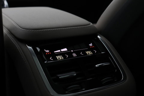 Volvo XC90 T8 Plug-in hybrid Ultra Bright | Luchtvering | Bowers&Wilkins | Trekhaak | Massage+Ventilatie | Head-Up