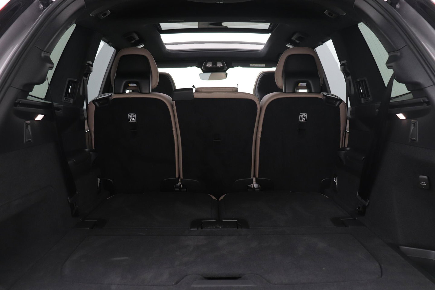 Volvo XC90 T8 Plug-in hybrid Ultra Bright | Luchtvering | Bowers&Wilkins | Trekhaak | Massage+Ventilatie | Head-Up
