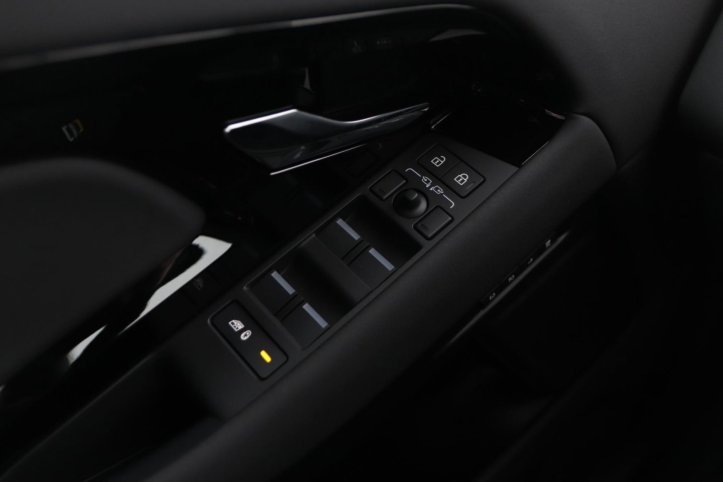 Land Rover Range Rover Evoque 1.5 P270e PHEV AWD Dynamic SE | Black Pack | Schuif/kanteldak | Trekhaak | ACC | 360° Camera