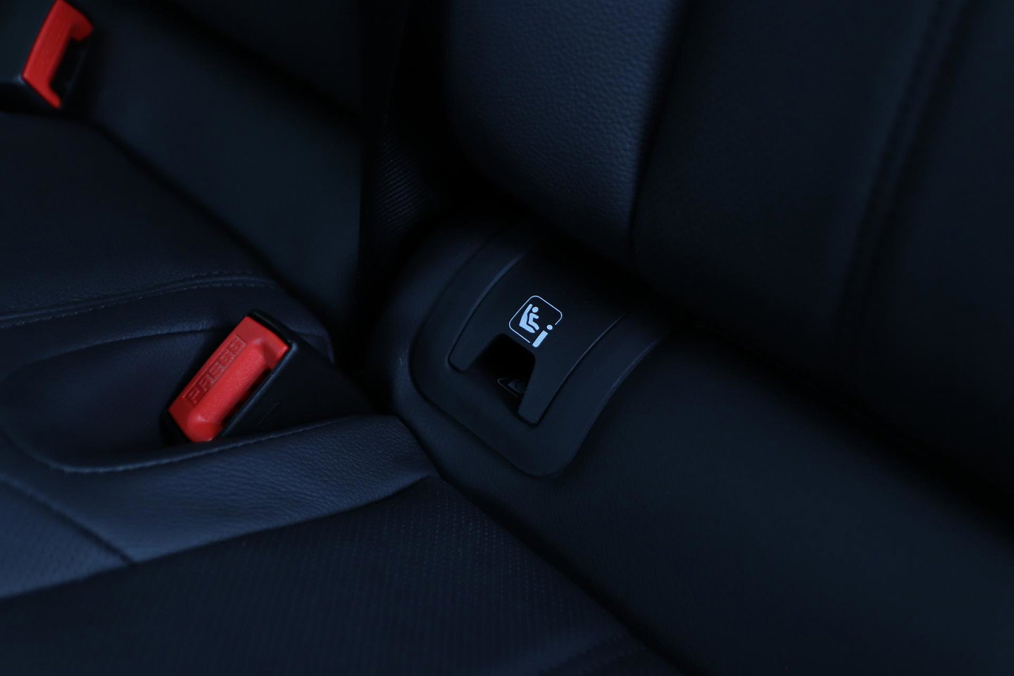 Land Rover Range Rover Evoque 1.5 P270e PHEV AWD Dynamic SE | Black Pack | Schuif/kanteldak | Trekhaak | ACC | 360° Camera