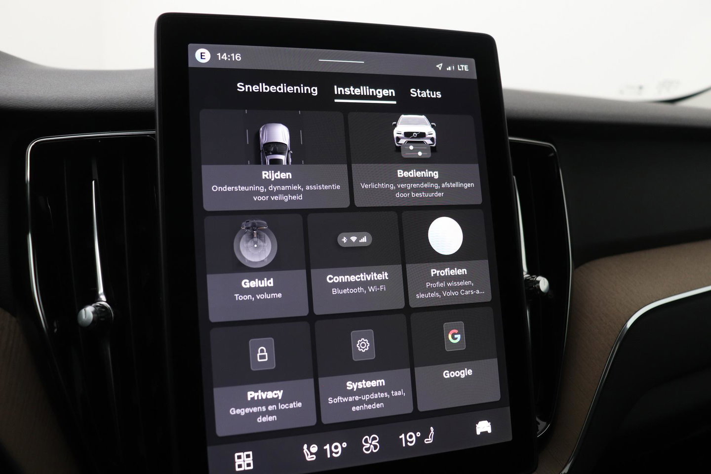 Volvo XC60 T6 Plug-in hybrid Plus Dark | NIEUW | Head-Up | ACC | 360° Camera | Panoramadak | BLIS