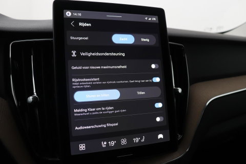 Volvo XC60 T6 Plug-in hybrid Plus Dark | NIEUW | Head-Up | ACC | 360° Camera | Panoramadak | BLIS