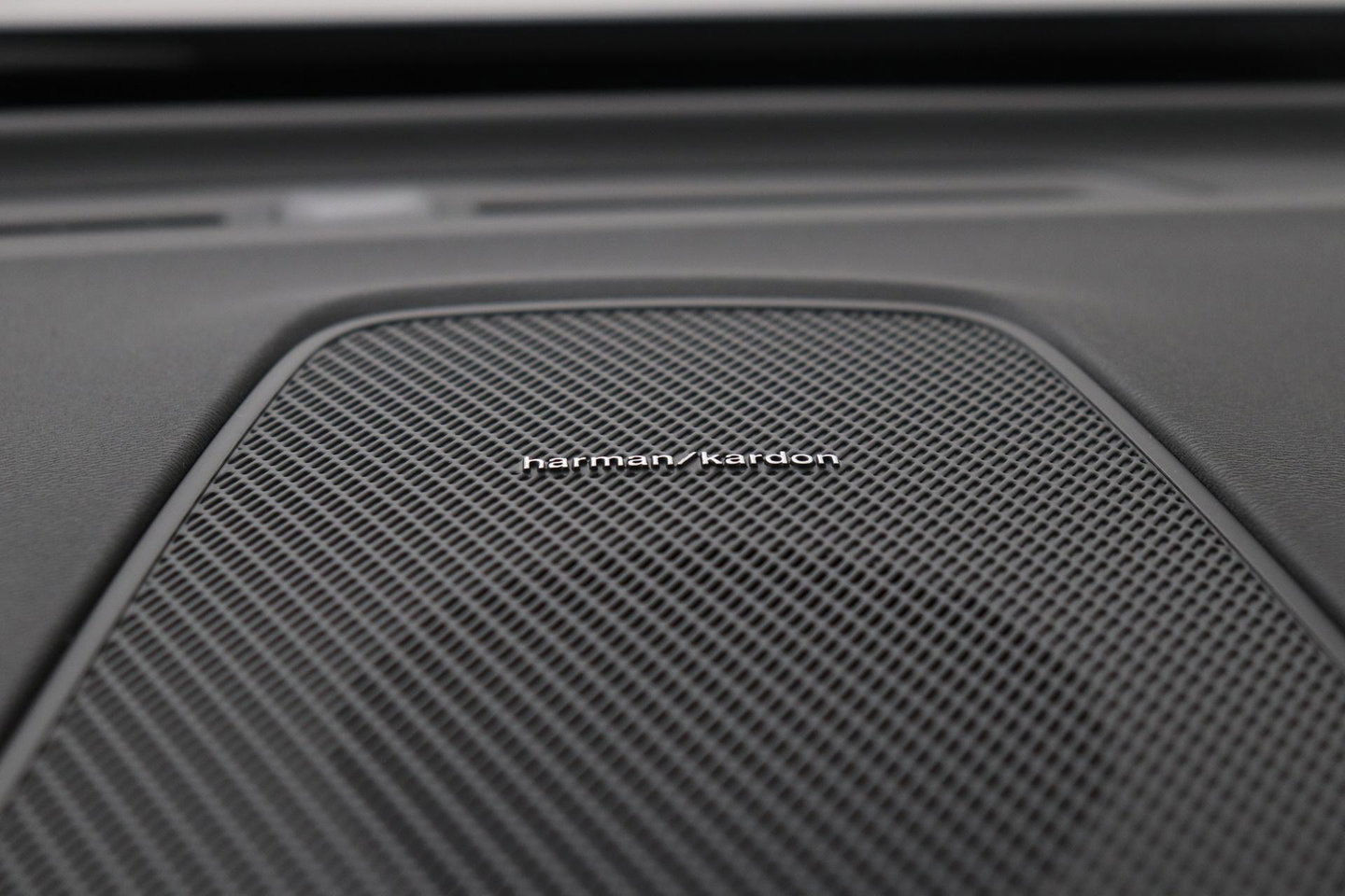 Volvo XC60 T6 Plug-in hybrid Plus Dark | NIEUW | Head-Up | ACC | 360° Camera | Panoramadak | BLIS