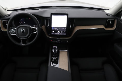 Volvo XC60 T6 Plug-in hybrid Plus Dark | NIEUW | Head-Up | ACC | 360° Camera | Panoramadak | BLIS