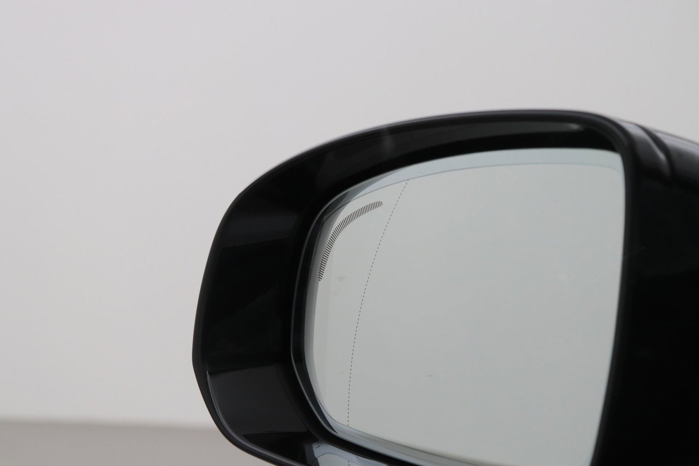 Volvo XC60 T6 Plug-in hybrid Plus Dark | NIEUW | Head-Up | ACC | 360° Camera | Panoramadak | BLIS