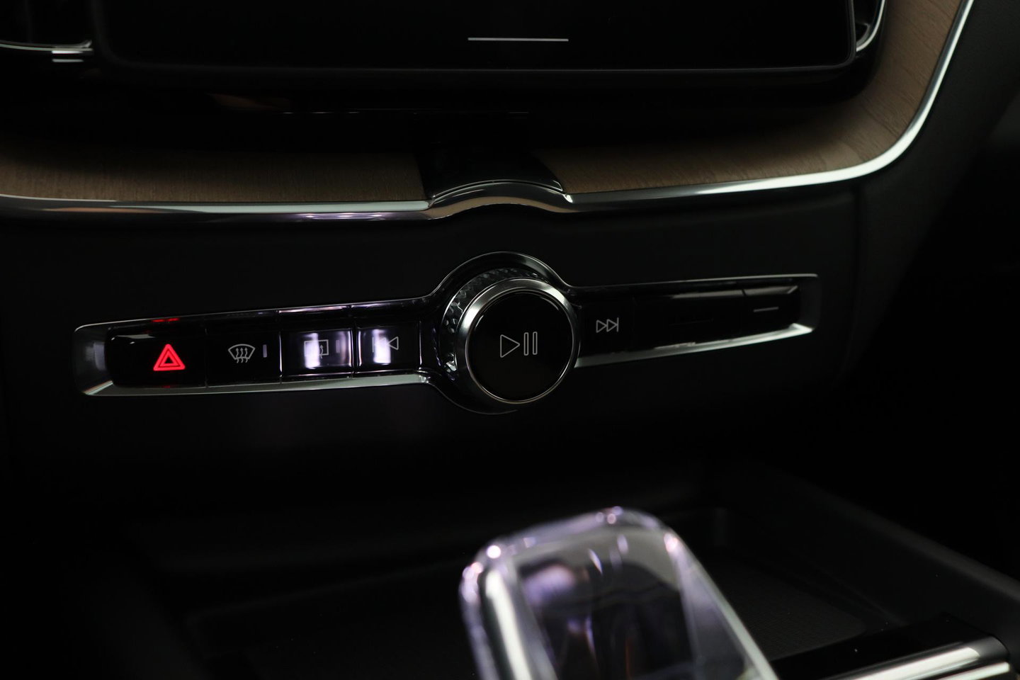Volvo XC60 T6 Plug-in hybrid Plus Dark | NIEUW | Head-Up | ACC | 360° Camera | Panoramadak | BLIS