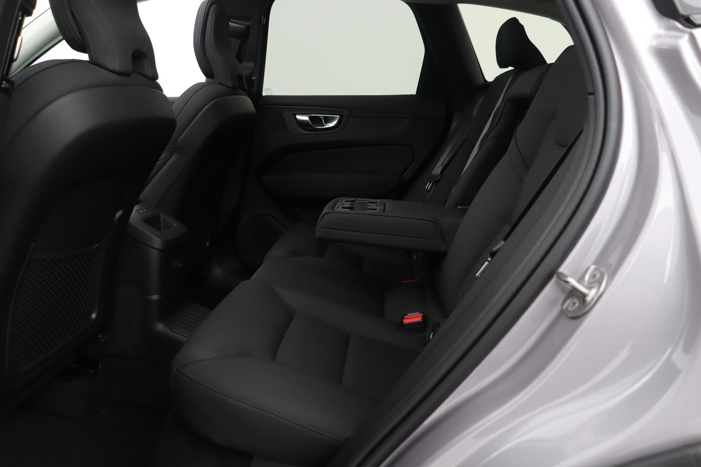 Volvo XC60 T6 Plug-in hybrid Plus Dark | NIEUW | Head-Up | ACC | 360° Camera | Panoramadak | BLIS