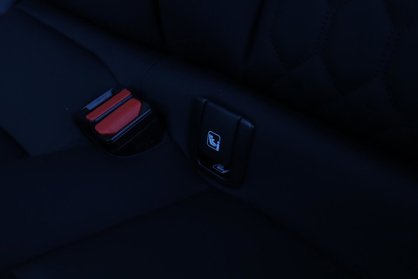 Volvo XC60 T6 Plug-in hybrid Plus Dark | NIEUW | Head-Up | ACC | 360° Camera | Panoramadak | BLIS