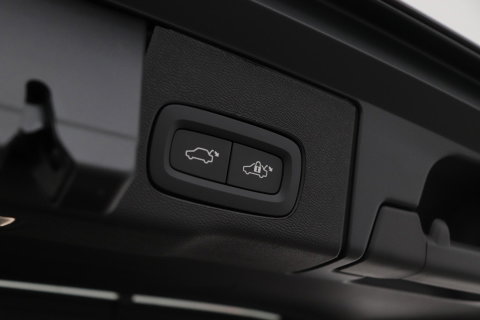 Volvo XC60 T6 Plug-in hybrid Plus Dark | NIEUW | Head-Up | ACC | 360° Camera | Panoramadak | BLIS