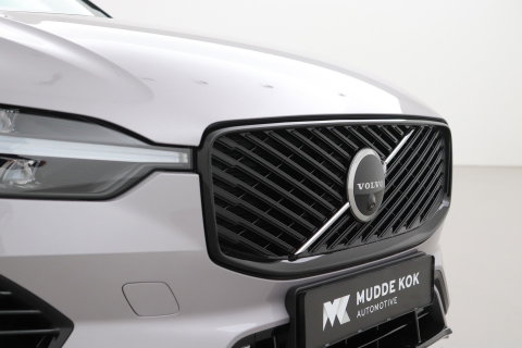 Volvo XC60 T6 Plug-in hybrid Plus Dark | NIEUW | Head-Up | ACC | 360° Camera | Panoramadak | BLIS