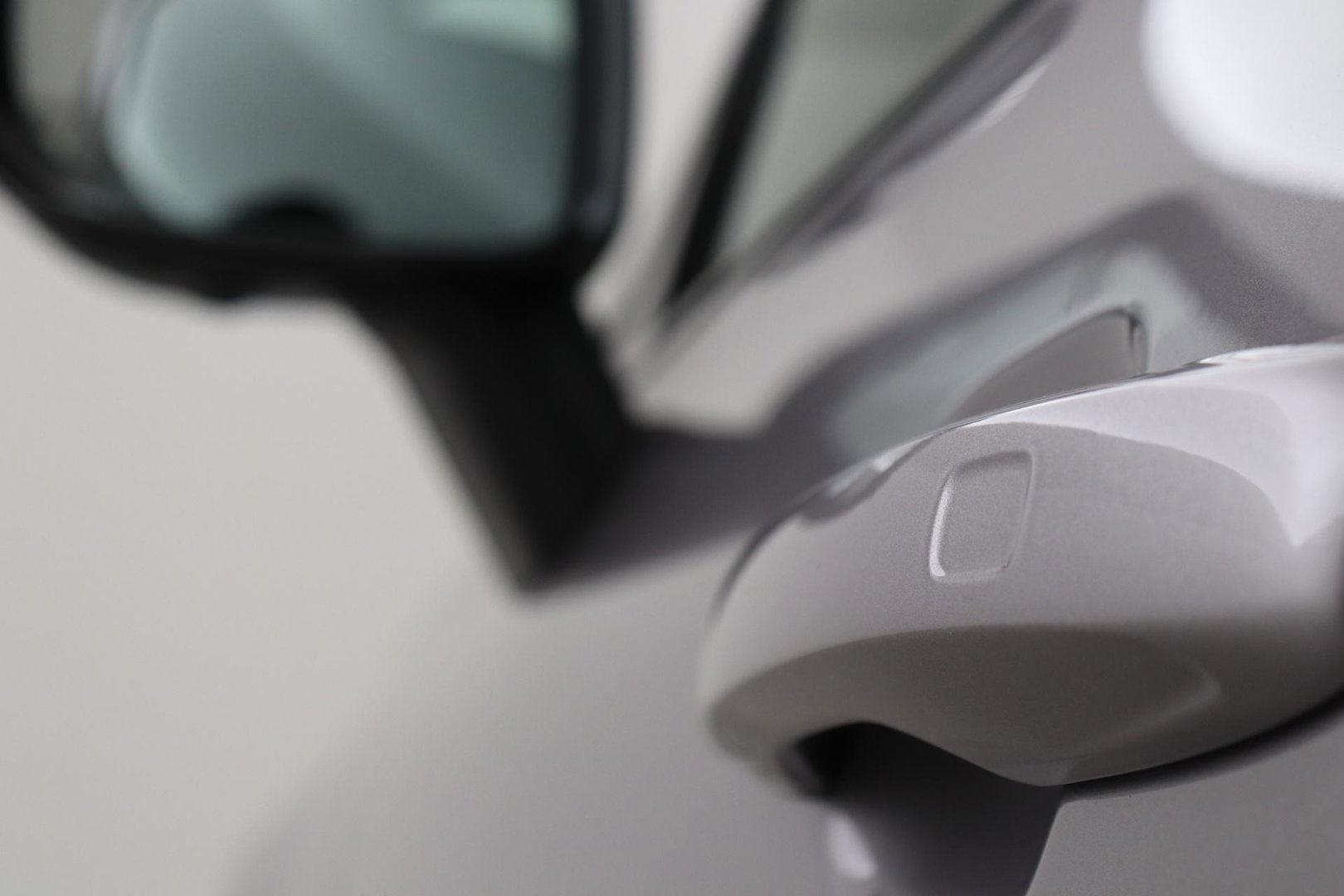 Volvo XC60 T6 Plug-in hybrid Plus Dark | NIEUW | Head-Up | ACC | 360° Camera | Panoramadak | BLIS