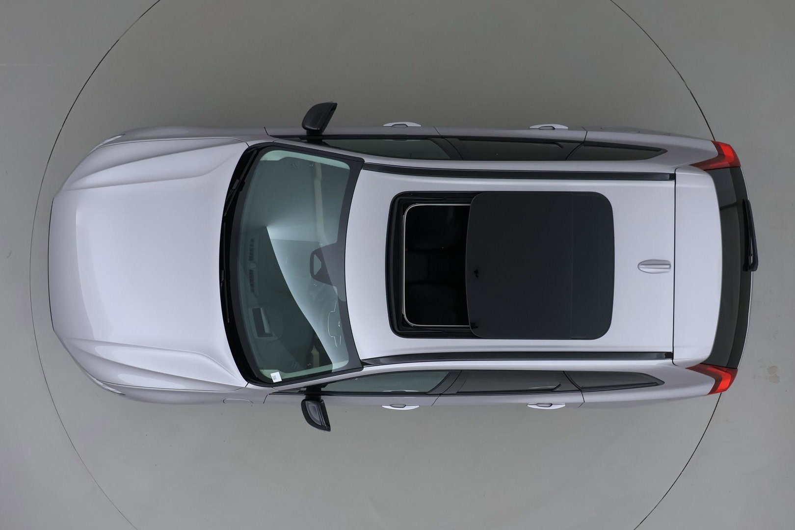 Volvo XC60 T6 Plug-in hybrid Plus Dark | NIEUW | Head-Up | ACC | 360° Camera | Panoramadak | BLIS