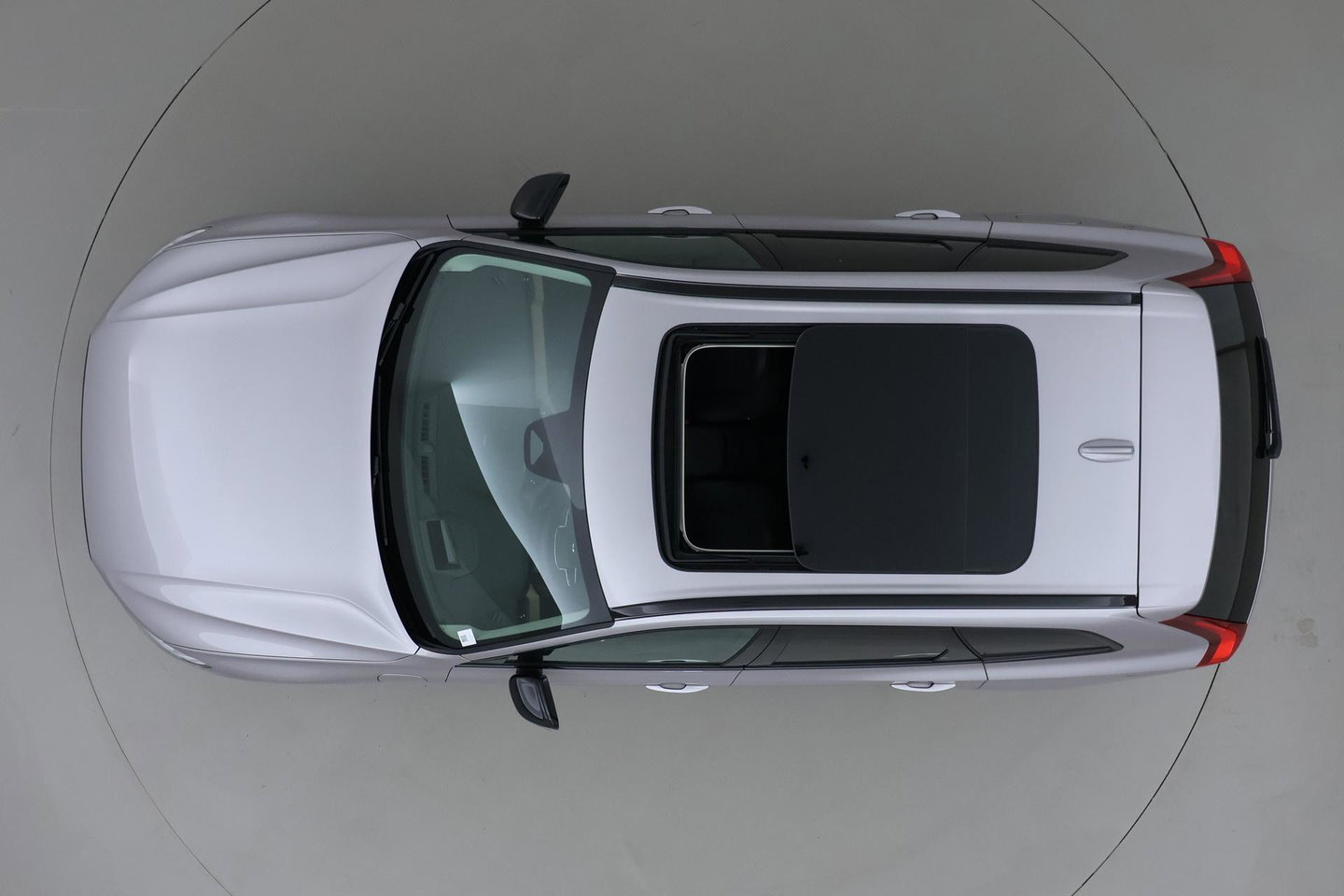 Volvo XC60 T6 Plug-in hybrid Plus Dark | NIEUW | Head-Up | ACC | 360° Camera | Panoramadak | BLIS