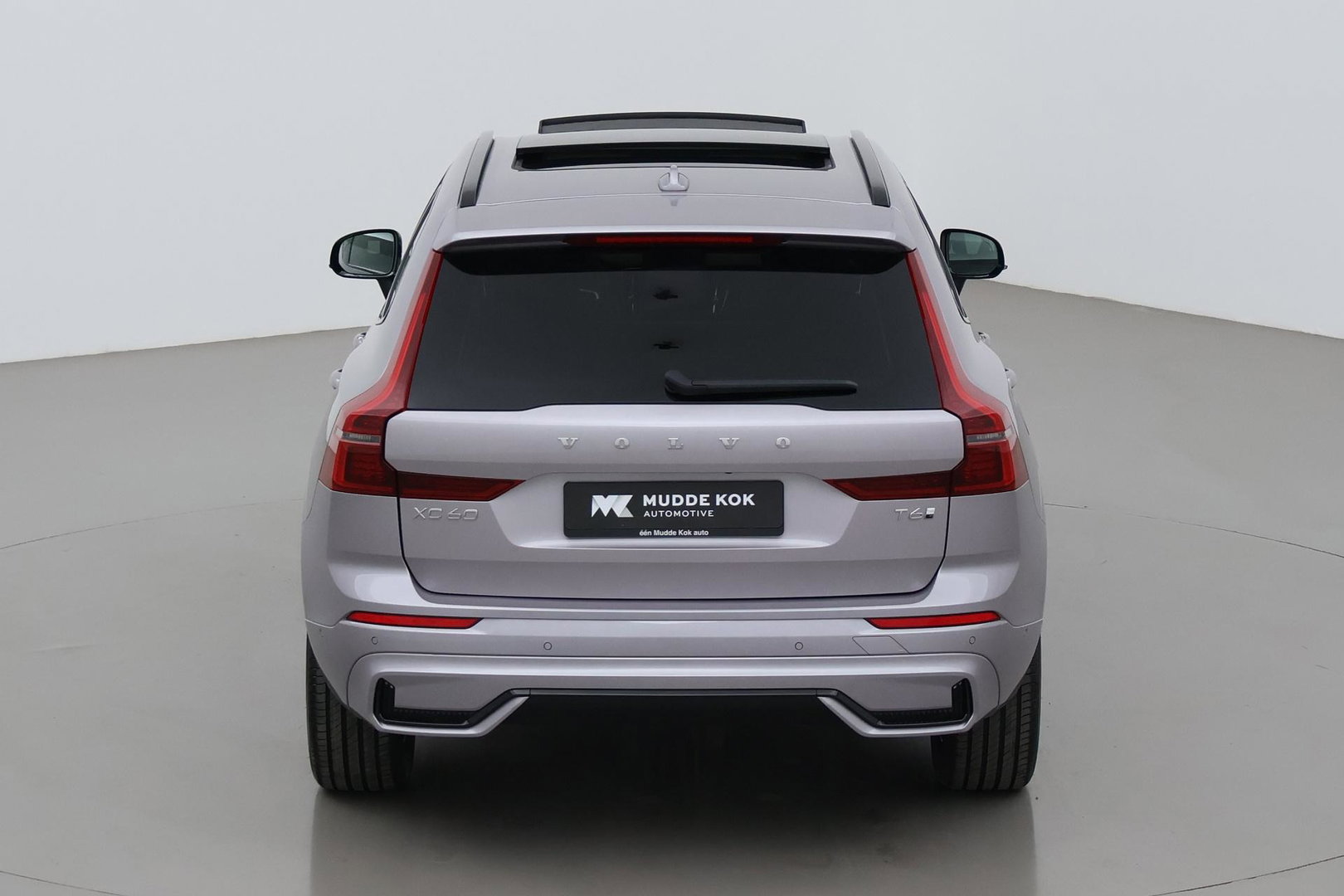 Volvo XC60 T6 Plug-in hybrid Plus Dark | NIEUW | Head-Up | ACC | 360° Camera | Panoramadak | BLIS