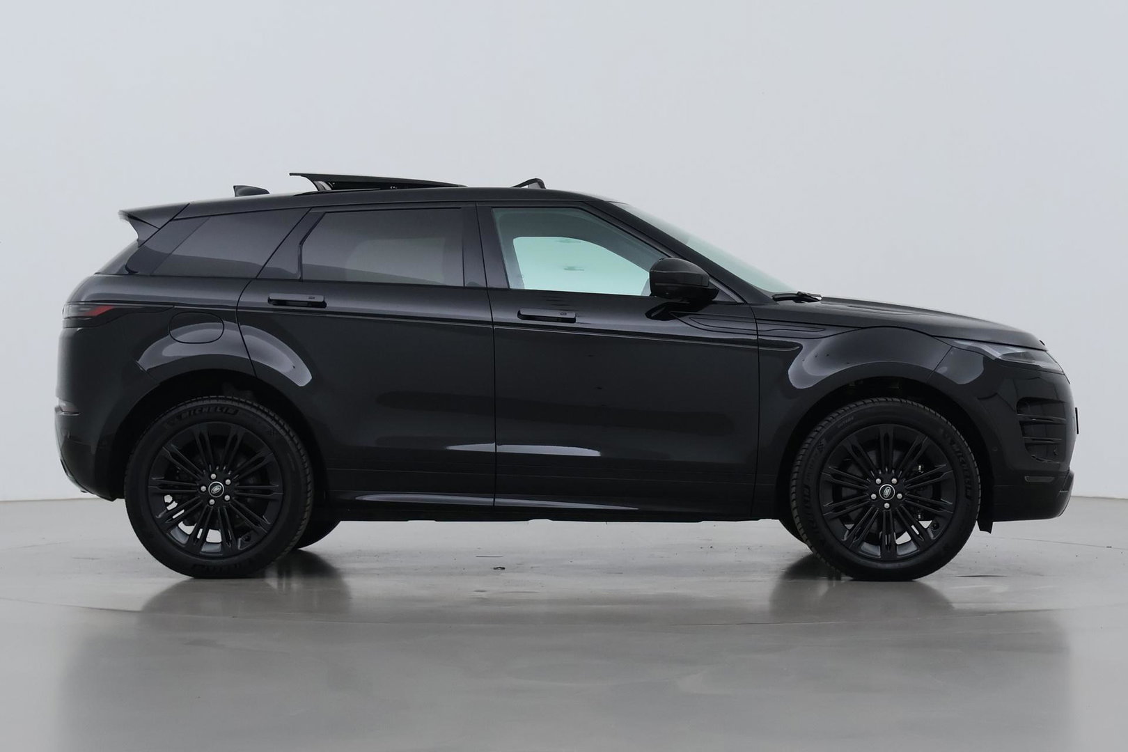 Land Rover Range Rover Evoque P270e PHEV Dynamic SE | Black Pack | Panoramadak | Meridian | ACC | 360 Camera | Stoel+Stuurverwarming