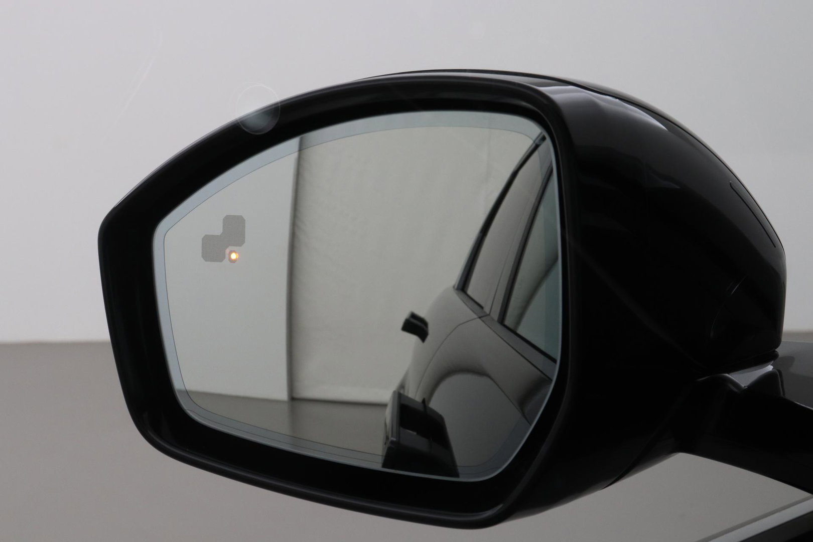 Land Rover Range Rover Evoque P270e PHEV Dynamic SE | Black Pack | Panoramadak | Meridian | ACC | 360 Camera | Stoel+Stuurverwarming