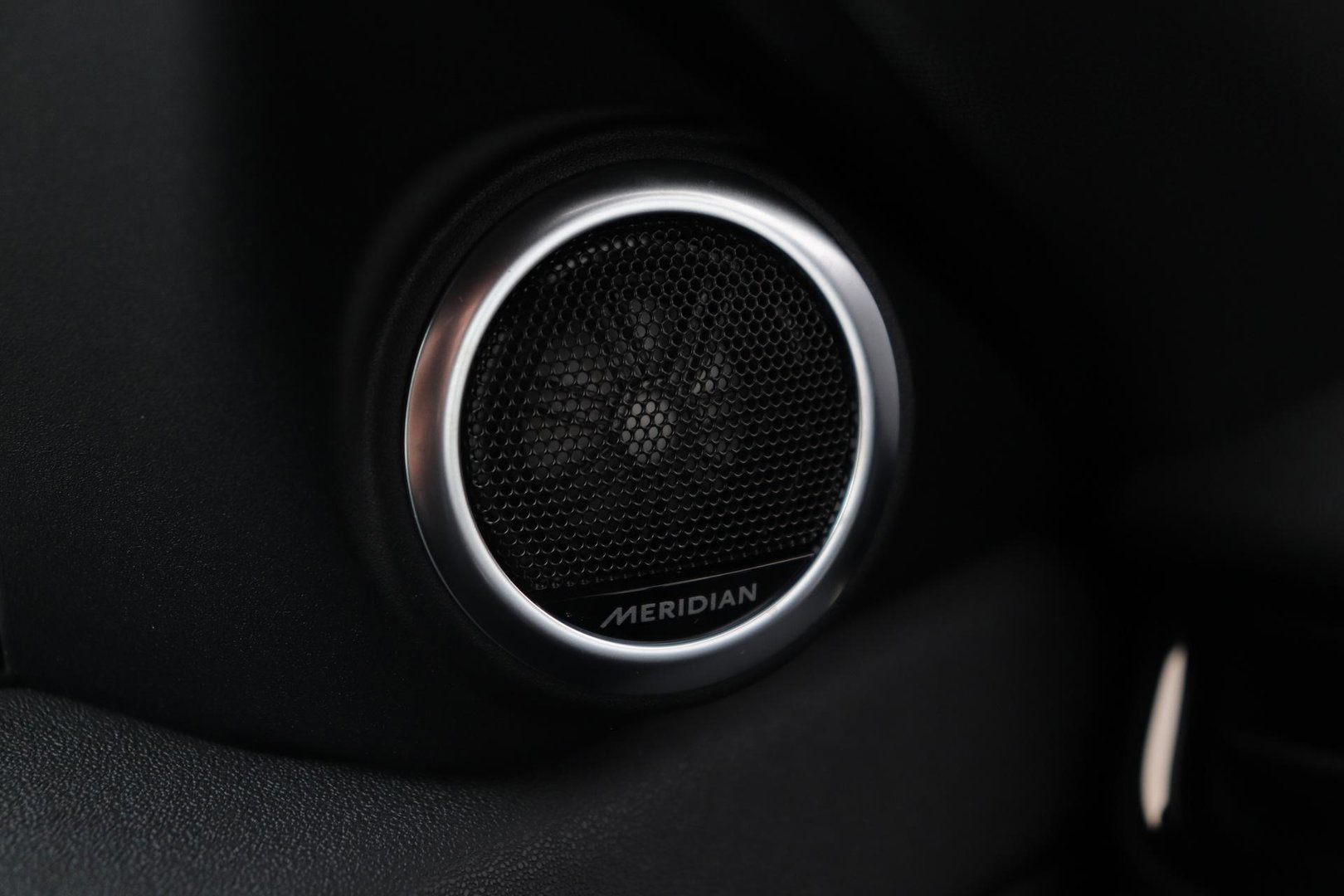 Land Rover Range Rover Evoque P270e PHEV Dynamic SE | Black Pack | Panoramadak | Meridian | ACC | 360 Camera | Stoel+Stuurverwarming