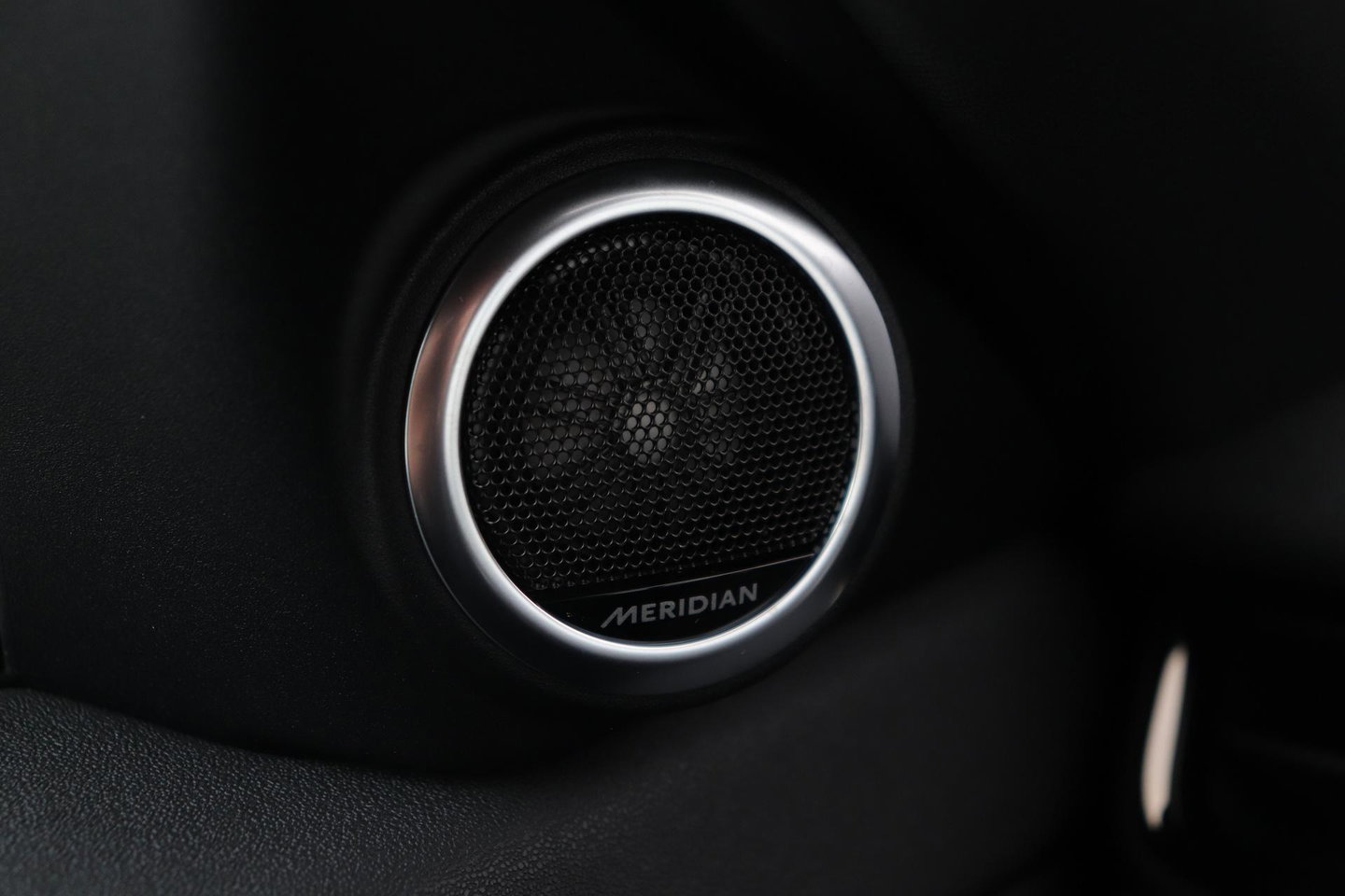Land Rover Range Rover Evoque P270e PHEV Dynamic SE | Black Pack | Panoramadak | Meridian | ACC | 360 Camera | Stoel+Stuurverwarming