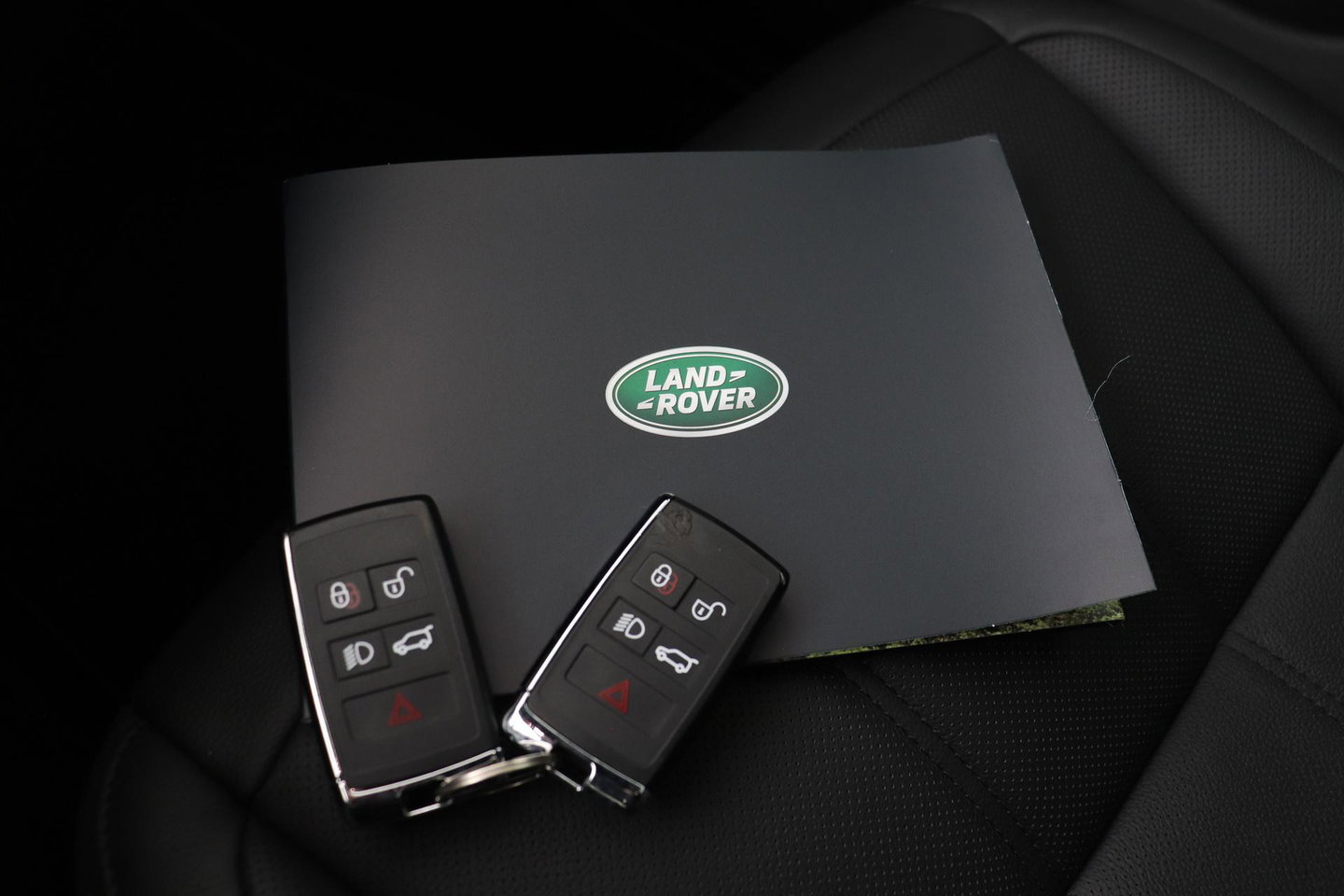 Land Rover Range Rover Evoque P270e PHEV Dynamic SE | Black Pack | Panoramadak | Meridian | ACC | 360 Camera | Stoel+Stuurverwarming