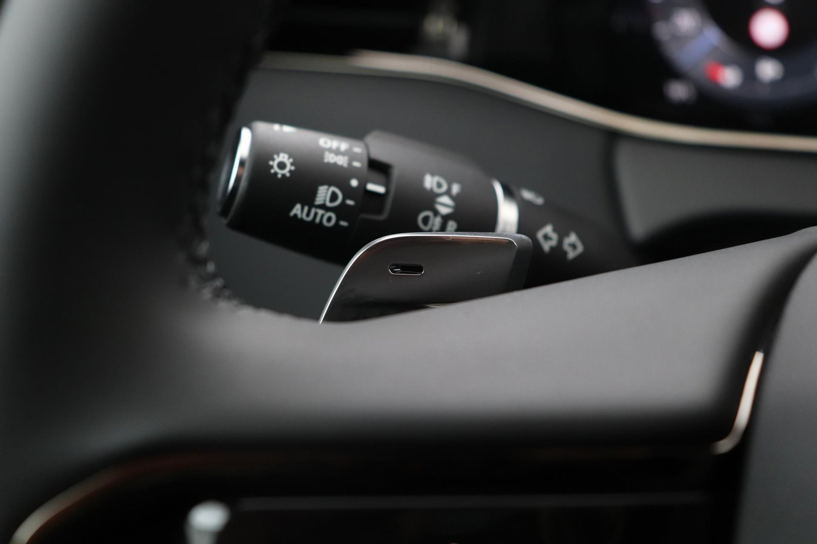 Land Rover Range Rover Evoque P270e PHEV Dynamic SE | Black Pack | Panoramadak | Meridian | ACC | 360 Camera | Stoel+Stuurverwarming