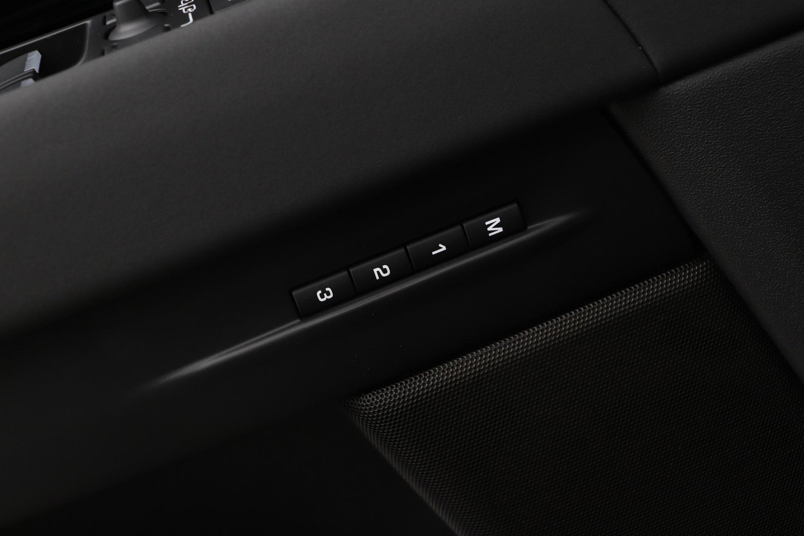Land Rover Range Rover Evoque P270e PHEV Dynamic SE | Black Pack | Panoramadak | Meridian | ACC | 360 Camera | Stoel+Stuurverwarming