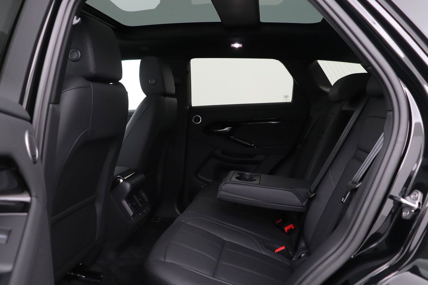 Land Rover Range Rover Evoque P270e PHEV Dynamic SE | Black Pack | Panoramadak | Meridian | ACC | 360 Camera | Stoel+Stuurverwarming