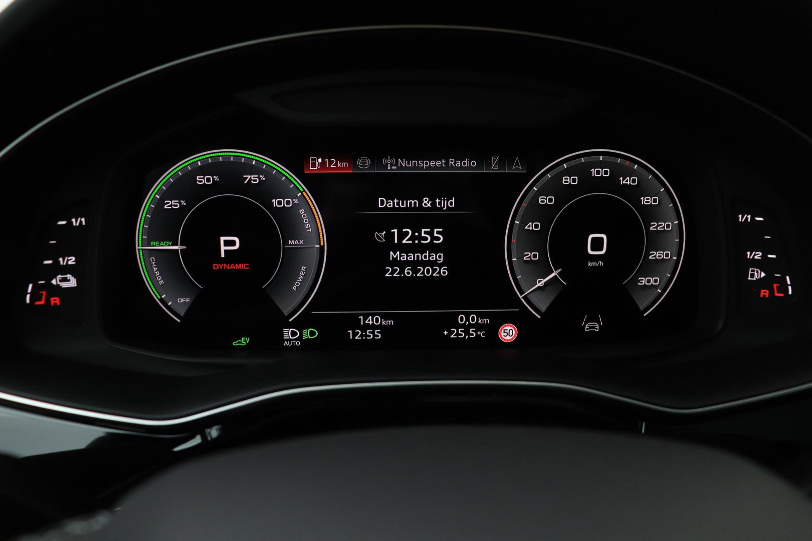 Audi Q8 60 TFSI e quattro Pro Line S Competition | Verde Zeltweg | Luchtvering | Trekhaak | Soft-Close | Panoramadak | B&O | 23 Inch