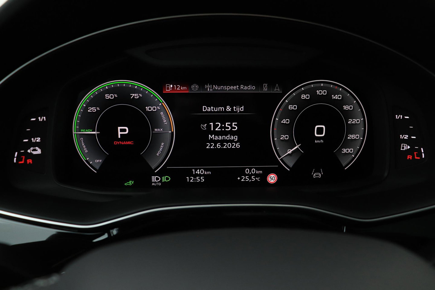 Audi Q8 60 TFSI e quattro Pro Line S Competition | Verde Zeltweg | Luchtvering | Trekhaak | Soft-Close | Panoramadak | B&O | 23 Inch