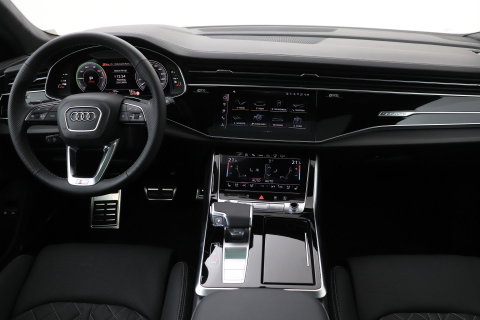 Audi Q8 60 TFSI e quattro Pro Line S Competition | Verde Zeltweg | Luchtvering | Trekhaak | Soft-Close | Panoramadak | B&O | 23 Inch