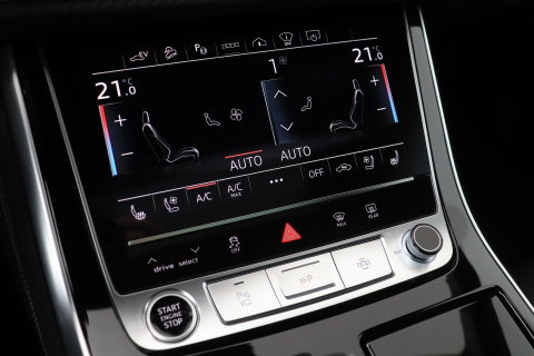 Audi Q8 60 TFSI e quattro Pro Line S Competition | Verde Zeltweg | Luchtvering | Trekhaak | Soft-Close | Panoramadak | B&O | 23 Inch