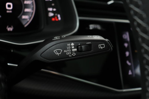 Audi Q8 60 TFSI e quattro Pro Line S Competition | Verde Zeltweg | Luchtvering | Trekhaak | Soft-Close | Panoramadak | B&O | 23 Inch