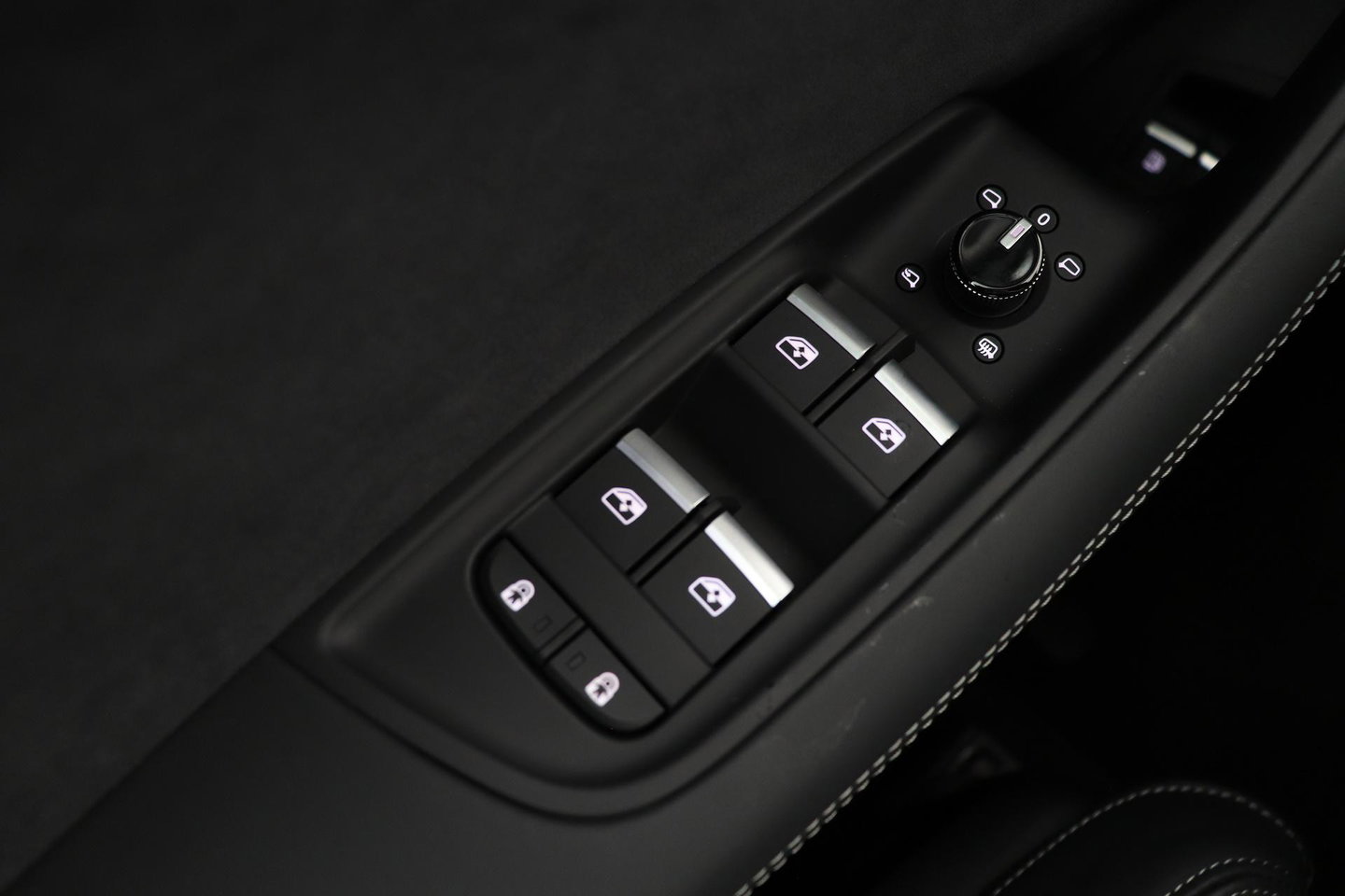 Audi Q8 60 TFSI e quattro Pro Line S Competition | Verde Zeltweg | Luchtvering | Trekhaak | Soft-Close | Panoramadak | B&O | 23 Inch