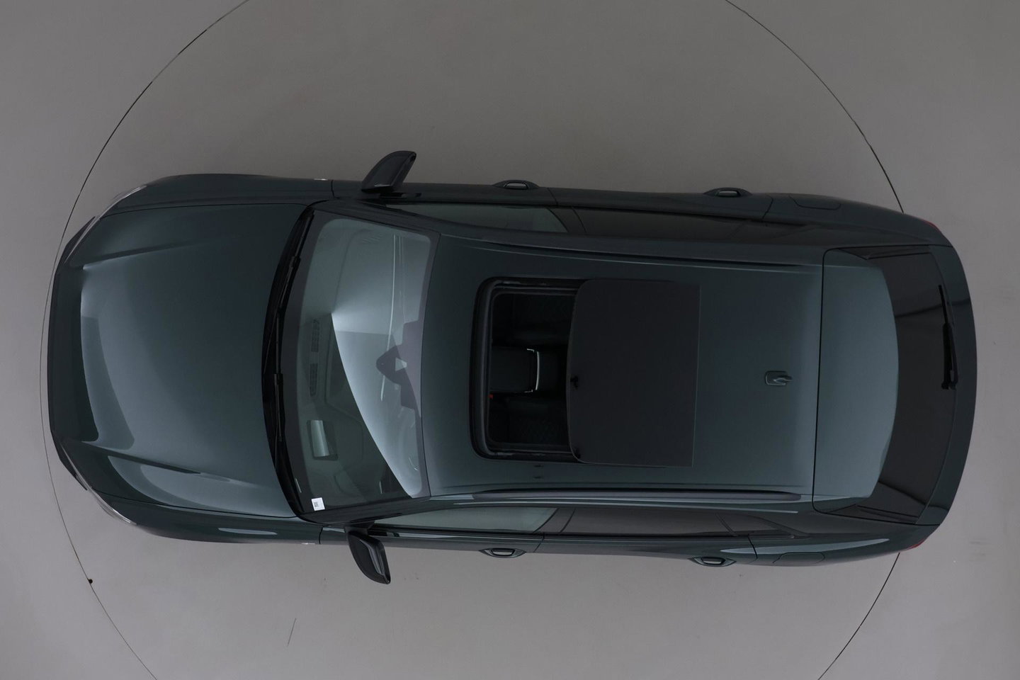 Audi Q8 60 TFSI e quattro Pro Line S Competition | Verde Zeltweg | Luchtvering | Trekhaak | Soft-Close | Panoramadak | B&O | 23 Inch