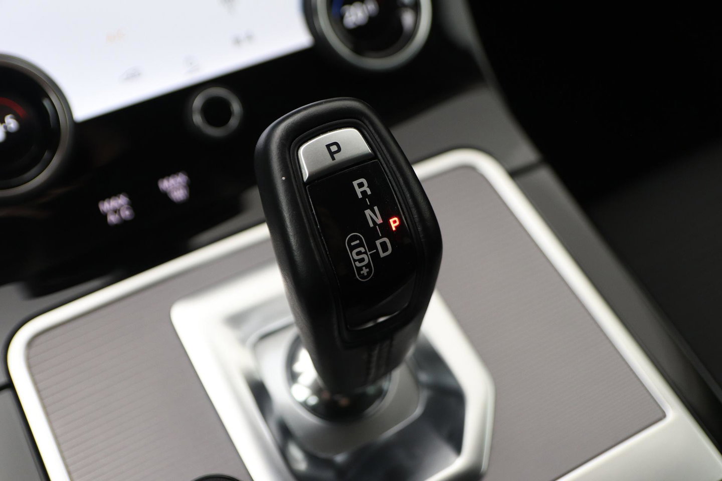 Land Rover Range Rover Evoque P160 S | 20 inch | Trekhaak | 360° Camera | Getint Glas