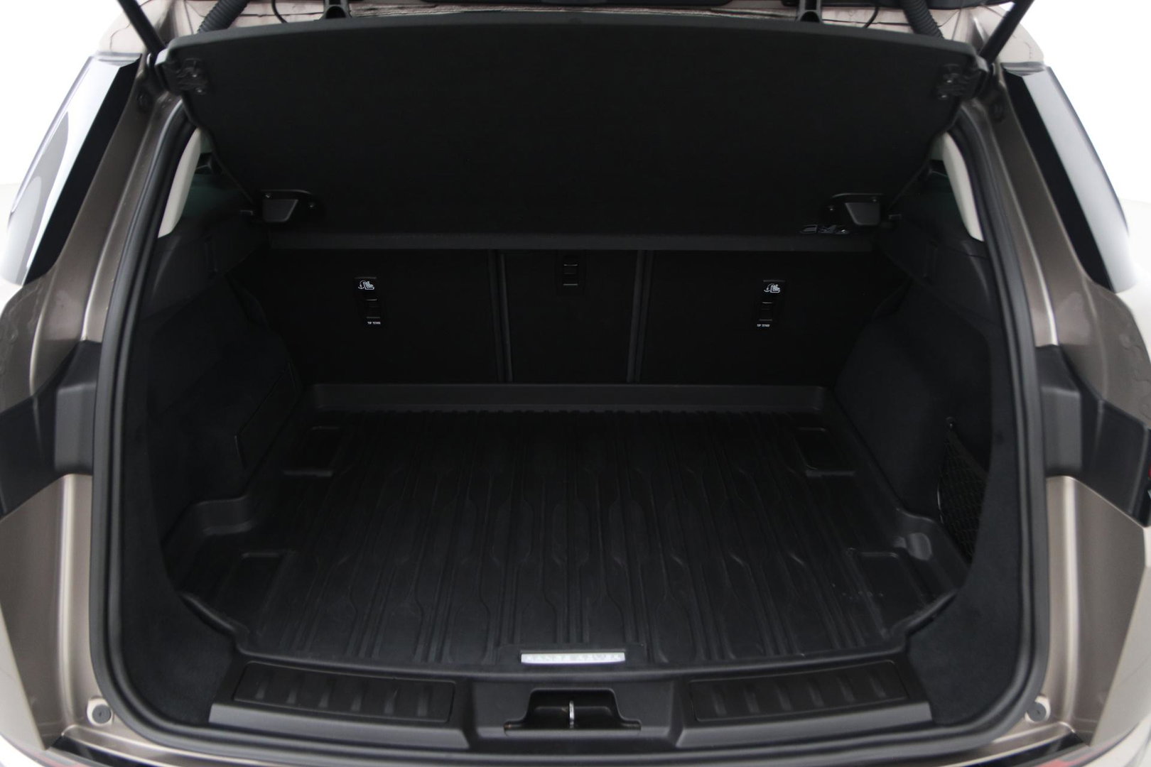 Land Rover Range Rover Evoque P160 S | 20 inch | Trekhaak | 360° Camera | Getint Glas