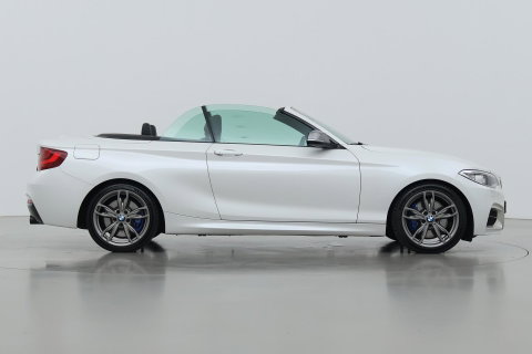 BMW 2 Serie Cabrio M235i xDrive | 327Pk! | M-Sport | harman/kardon | Vol-Leder | Stoelverwarming | Camera | 18 Inch