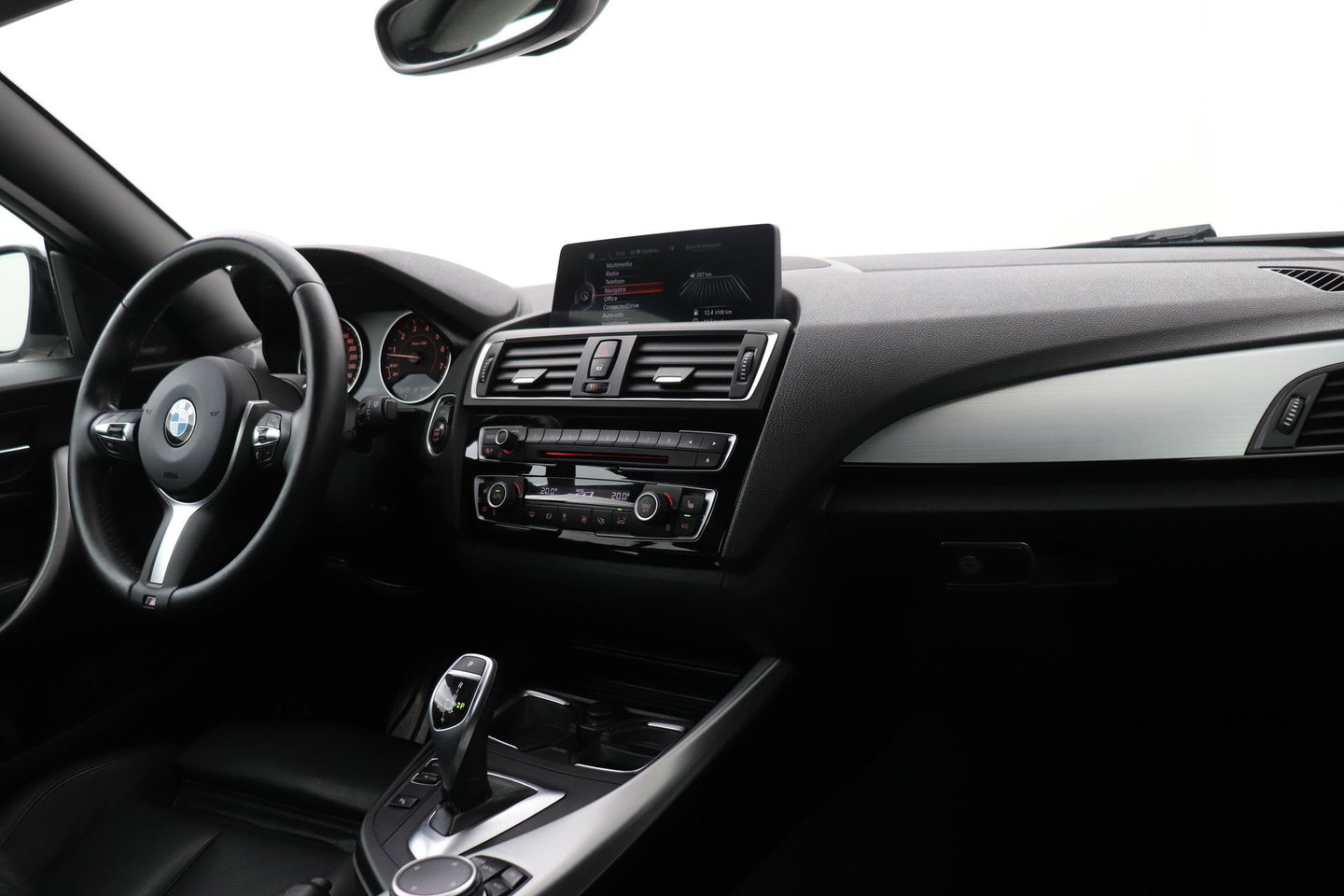 BMW 2 Serie Cabrio M235i xDrive | 327Pk! | M-Sport | harman/kardon | Vol-Leder | Stoelverwarming | Camera | 18 Inch