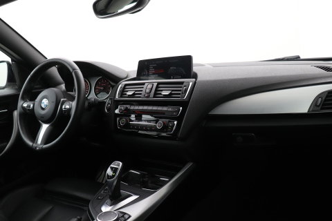 BMW 2 Serie Cabrio M235i xDrive | 327Pk! | M-Sport | harman/kardon | Vol-Leder | Stoelverwarming | Camera | 18 Inch