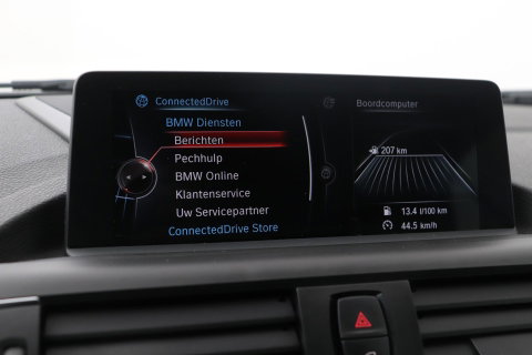 BMW 2 Serie Cabrio M235i xDrive | 327Pk! | M-Sport | harman/kardon | Vol-Leder | Stoelverwarming | Camera | 18 Inch