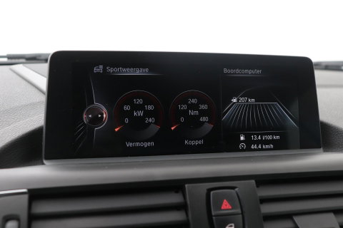 BMW 2 Serie Cabrio M235i xDrive | 327Pk! | M-Sport | harman/kardon | Vol-Leder | Stoelverwarming | Camera | 18 Inch