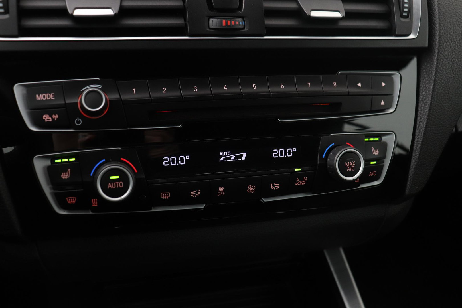 BMW 2 Serie Cabrio M235i xDrive | 327Pk! | M-Sport | harman/kardon | Vol-Leder | Stoelverwarming | Camera | 18 Inch