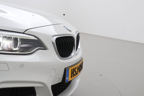 BMW 2 Serie Cabrio M235i xDrive | 327Pk! | M-Sport | harman/kardon | Vol-Leder | Stoelverwarming | Camera | 18 Inch